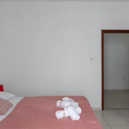 Ane Apartment *
