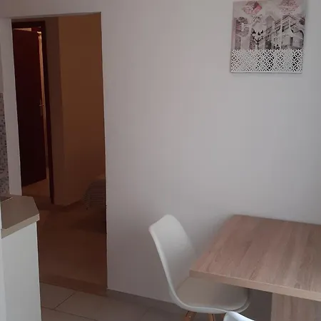 Ane Apartment *
