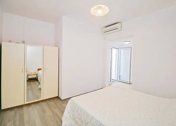 Apartman Ane Molunat