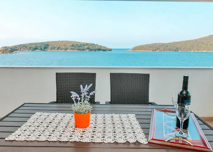 Ane Apartman Molunat